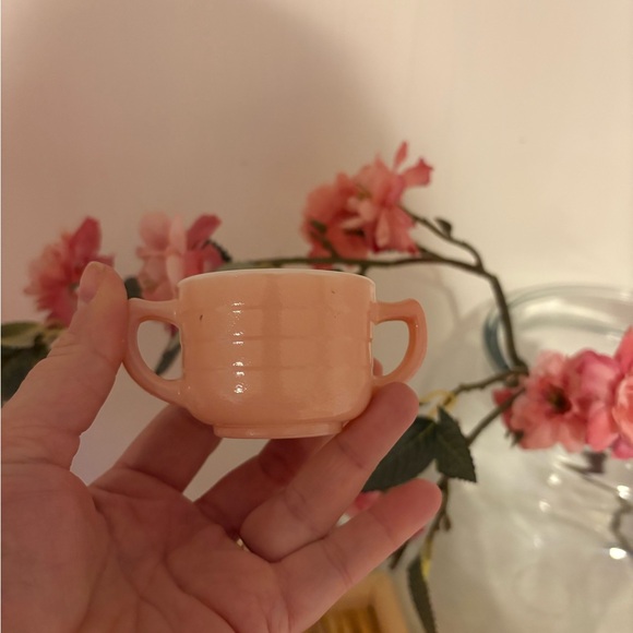 Hazel Atlas Elegant Pink Tea Set - Picture 5 of 6